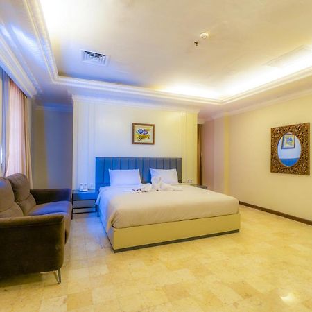 D'Salvatore Boutique Hotel Yogyakarta Maguwo Экстерьер фото