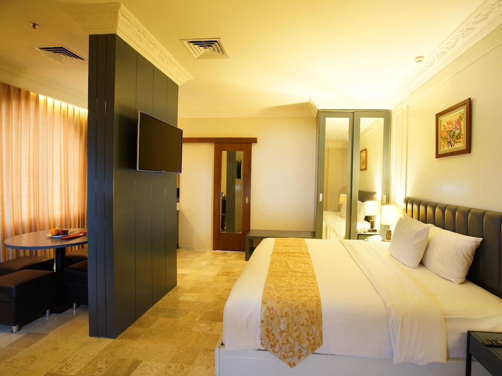 D'Salvatore Boutique Hotel Yogyakarta Maguwo Экстерьер фото