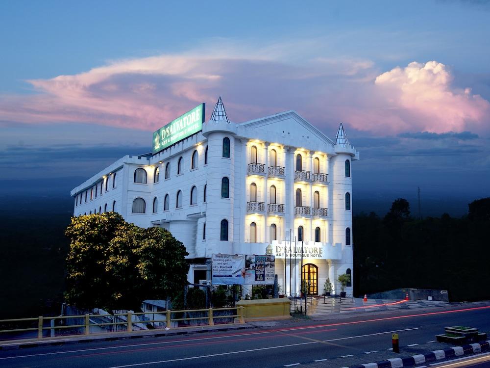 D'Salvatore Boutique Hotel Yogyakarta Maguwo Экстерьер фото