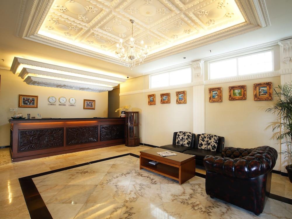 D'Salvatore Boutique Hotel Yogyakarta Maguwo Экстерьер фото