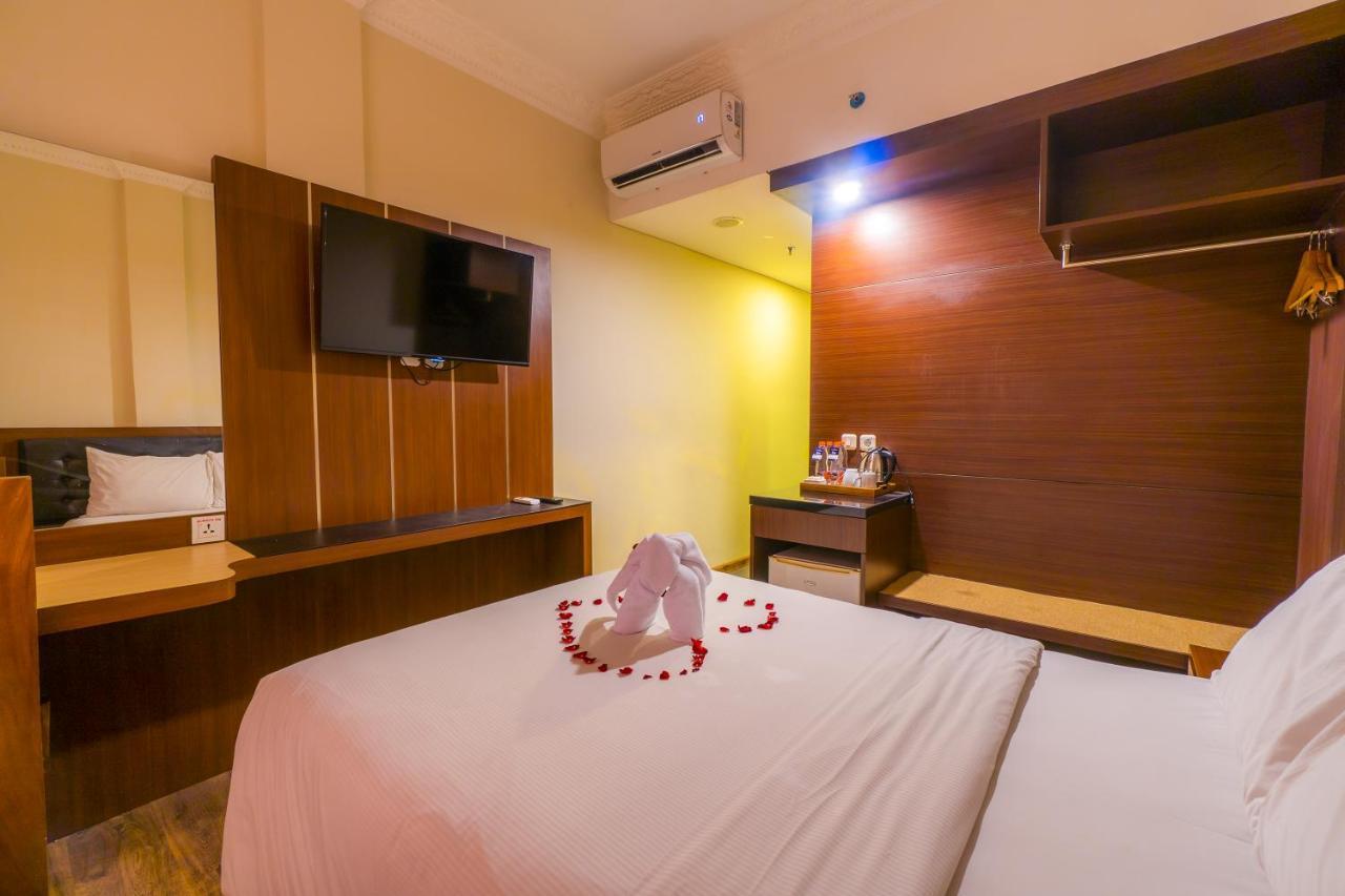 D'Salvatore Boutique Hotel Yogyakarta Maguwo Экстерьер фото