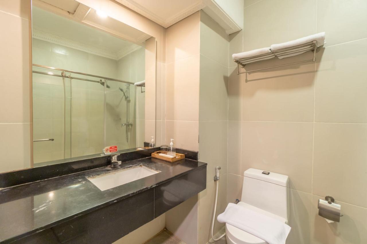 D'Salvatore Boutique Hotel Yogyakarta Maguwo Экстерьер фото