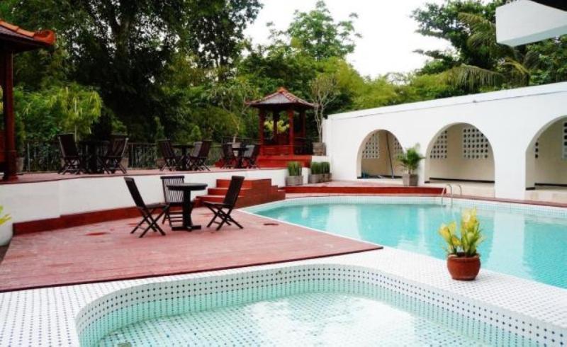 D'Salvatore Boutique Hotel Yogyakarta Maguwo Экстерьер фото