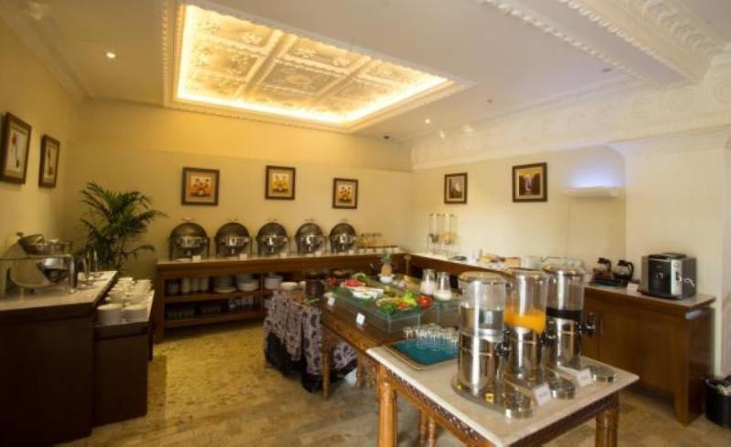 D'Salvatore Boutique Hotel Yogyakarta Maguwo Экстерьер фото