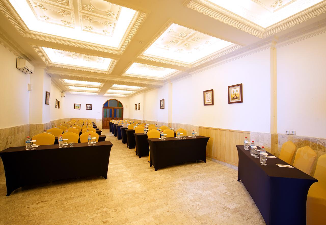 D'Salvatore Boutique Hotel Yogyakarta Maguwo Экстерьер фото