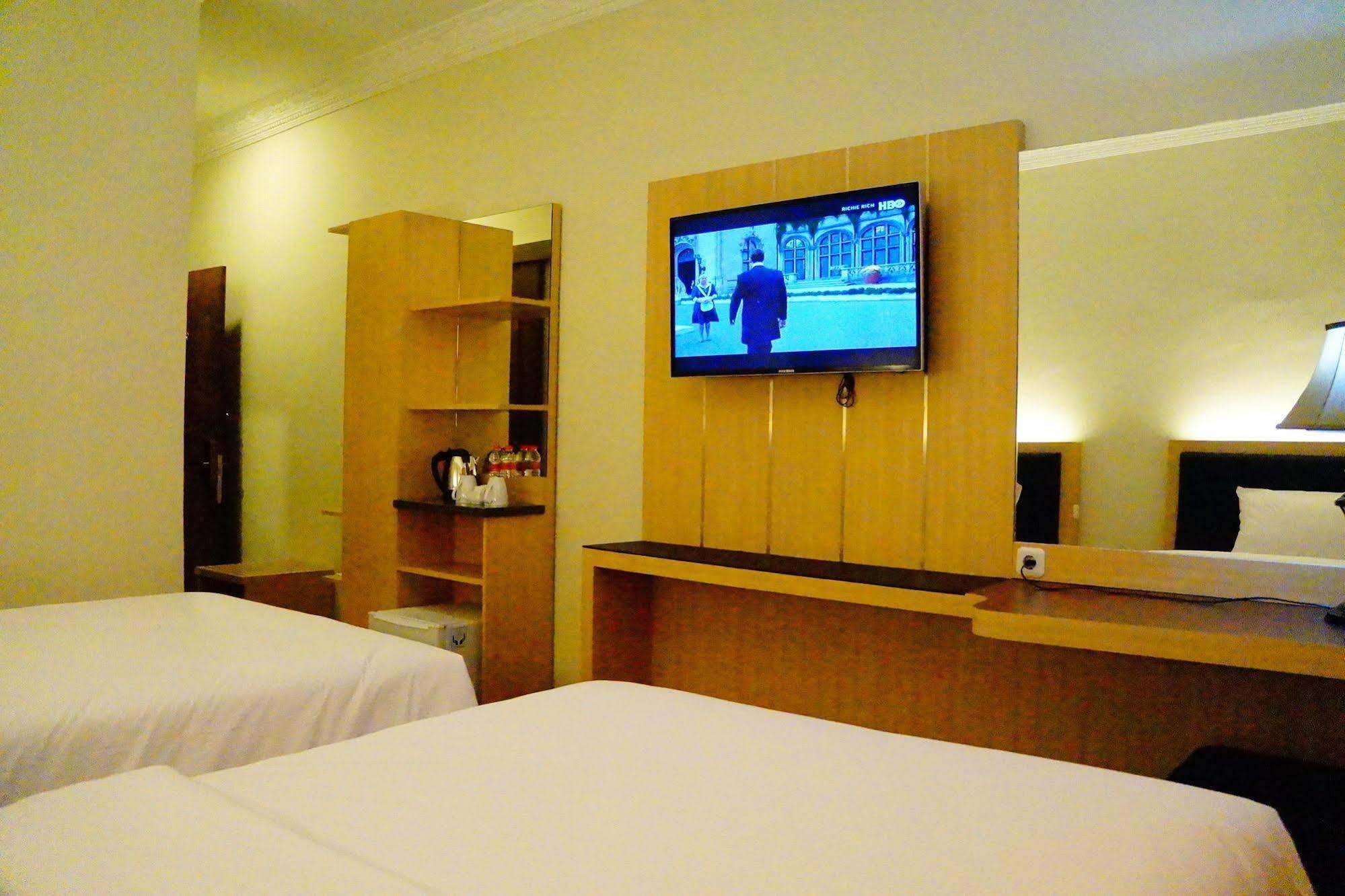 D'Salvatore Boutique Hotel Yogyakarta Maguwo Экстерьер фото
